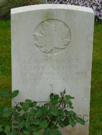 Etaples Military Cemetery - Clifford, Harry